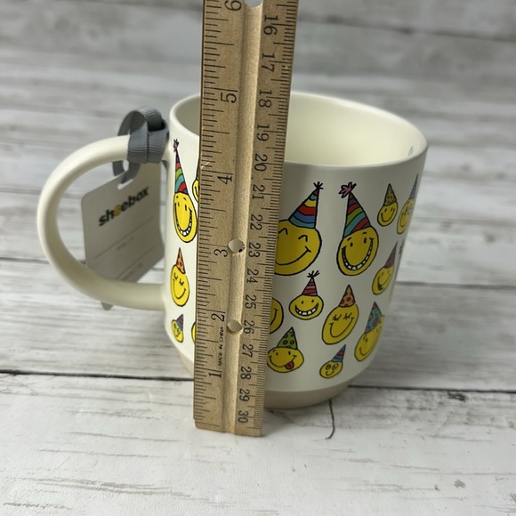 BIRTHDAY Smilely Face coffee mug Hallmark Shoebox NWT - Picture 7 of 7